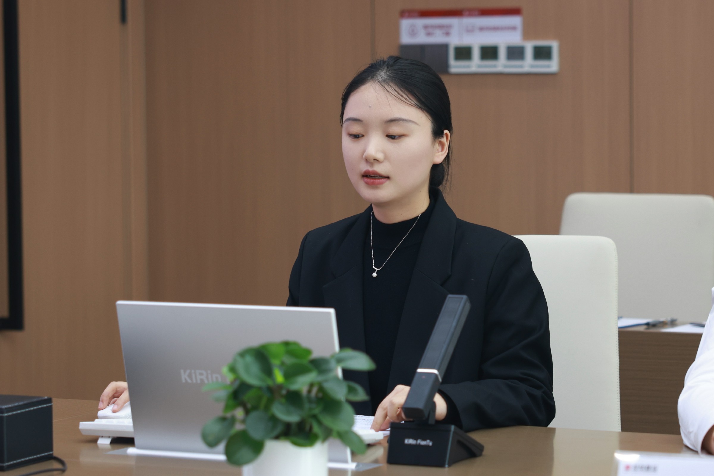 综合办公室见习战术治理岗阎珑媛.jpg 综合办公室见习战术治理岗阎珑媛.jpg
